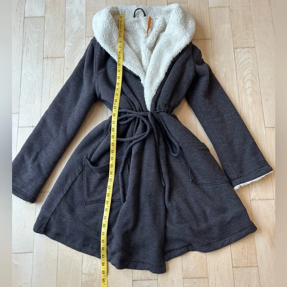 Anthropologie Saturday/Sunday Gray/Cream Sherpa Lined Women’s Robe Size Large